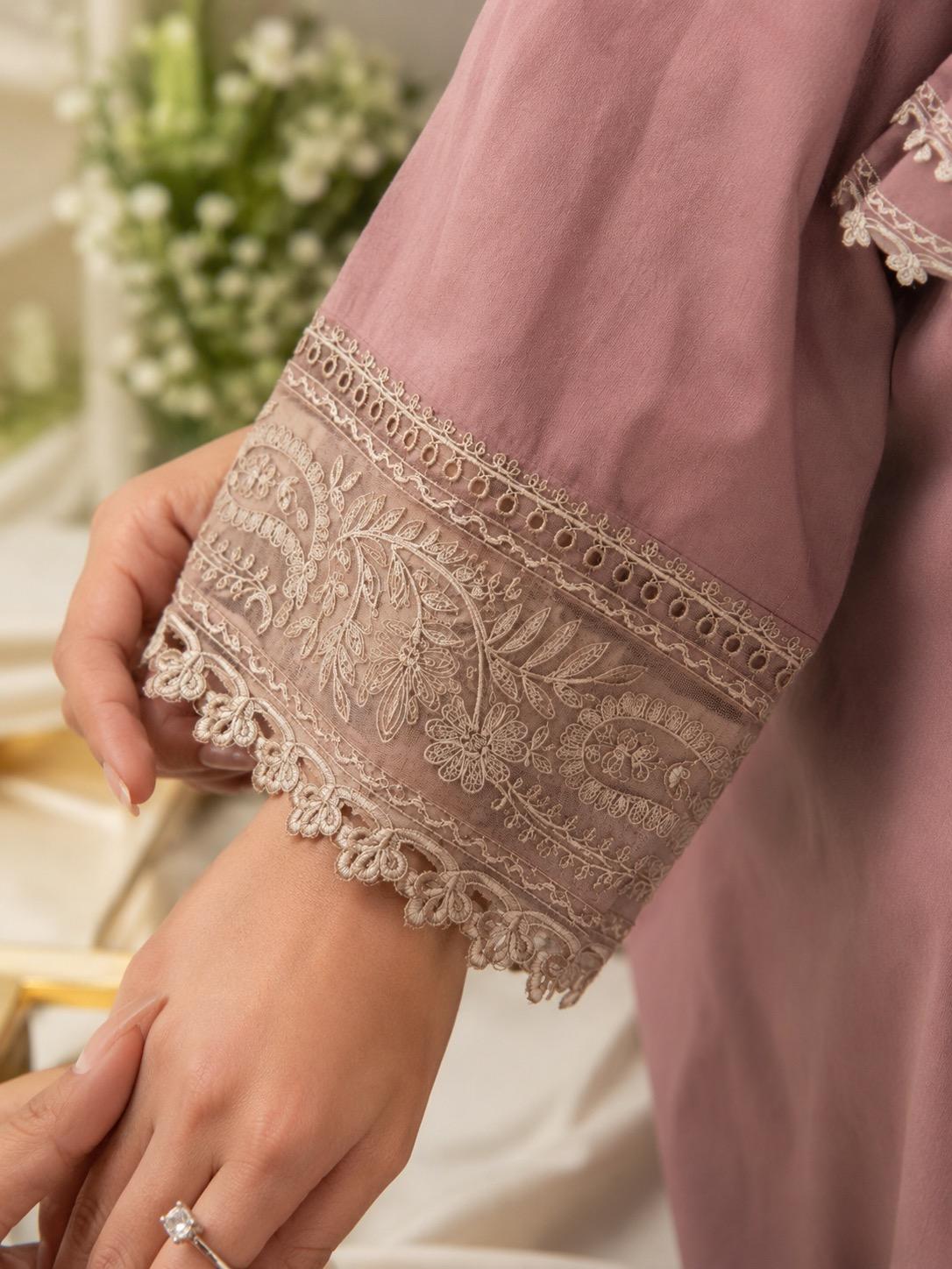 Stitch Pearl Naqsh Tea Pink Detail View